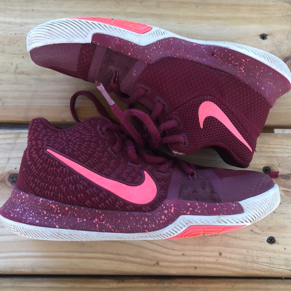 Nike Boys sneaker size 2Y